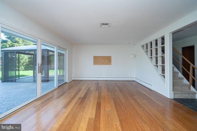 28 RUST HILL RD, Levittown, PA 19056