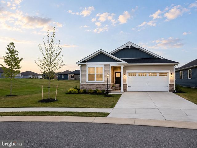 6 GRAND OVERLOOK DR, Gettysburg, PA 17325