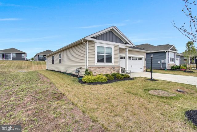 6 GRAND OVERLOOK DR, Gettysburg, PA 17325