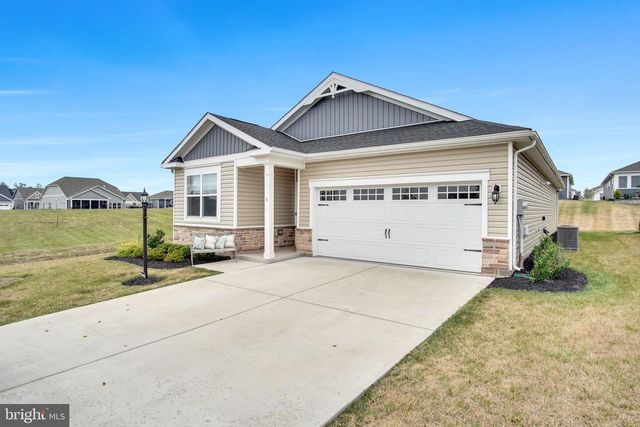 6 GRAND OVERLOOK DR, Gettysburg, PA 17325