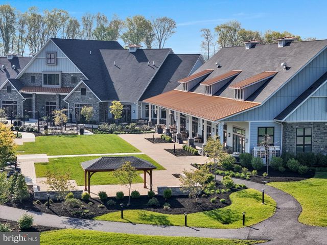 6 GRAND OVERLOOK DR, Gettysburg, PA 17325