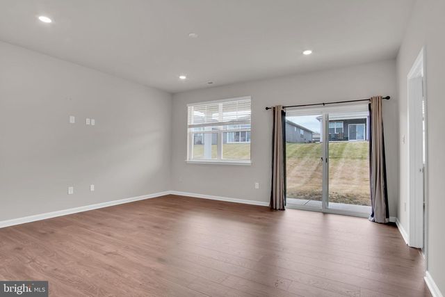 6 GRAND OVERLOOK DR, Gettysburg, PA 17325