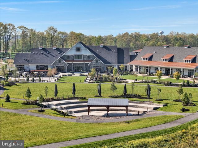6 GRAND OVERLOOK DR, Gettysburg, PA 17325