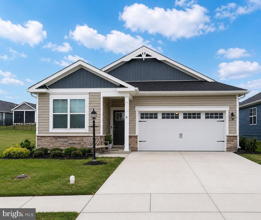 6 GRAND OVERLOOK DR, Gettysburg, PA 17325