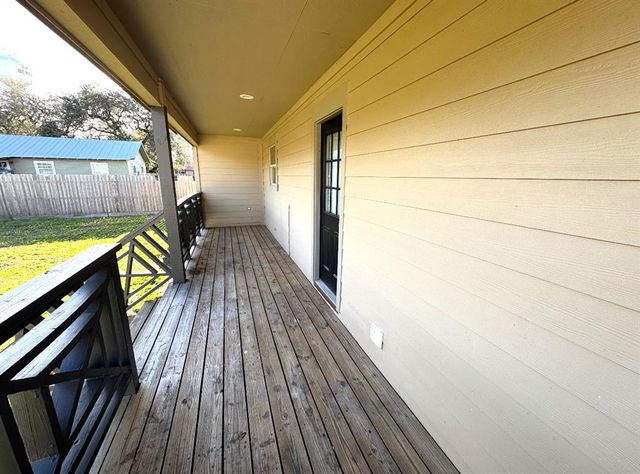 587 Stockton, East Bernard, TX 77435