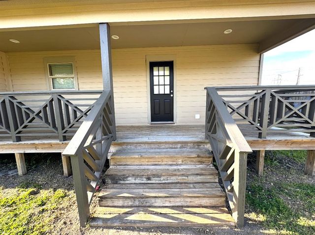 587 Stockton, East Bernard, TX 77435