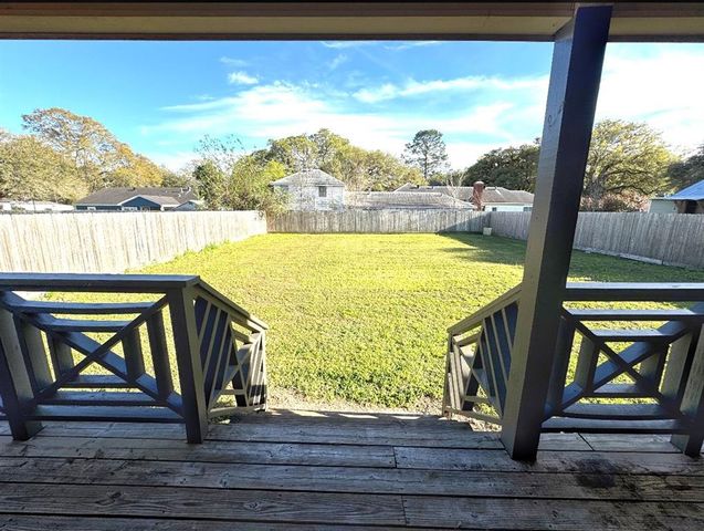 587 Stockton, East Bernard, TX 77435