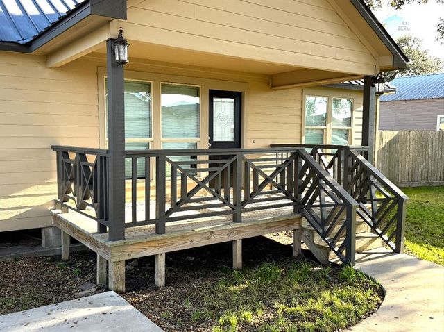 587 Stockton, East Bernard, TX 77435