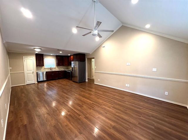 587 Stockton, East Bernard, TX 77435