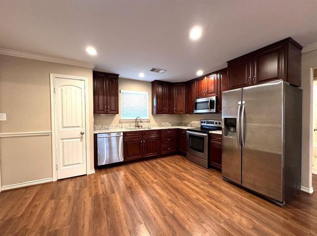 587 Stockton, East Bernard, TX 77435