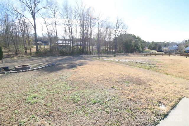 3296 Saddlebrook Drive, Midland, NC 28107