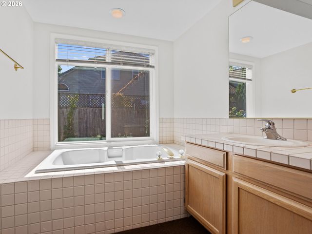 13807 Se 35TH St, Vancouver, WA 98683
