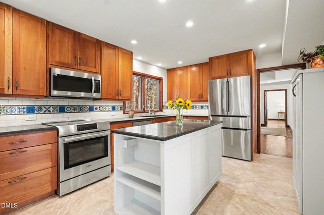 1423 Poinsett Drive, Chapel Hill, NC 27517