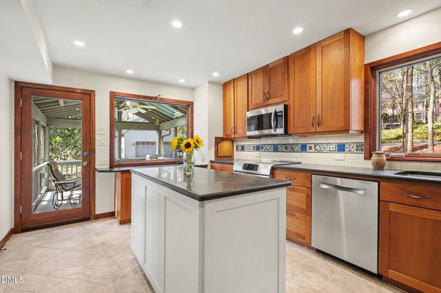 1423 Poinsett Drive, Chapel Hill, NC 27517