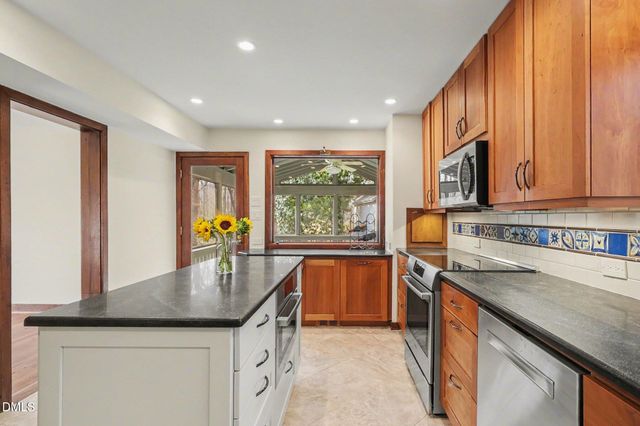 1423 Poinsett Drive, Chapel Hill, NC 27517