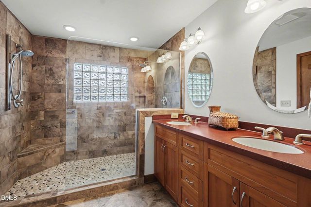 1423 Poinsett Drive, Chapel Hill, NC 27517