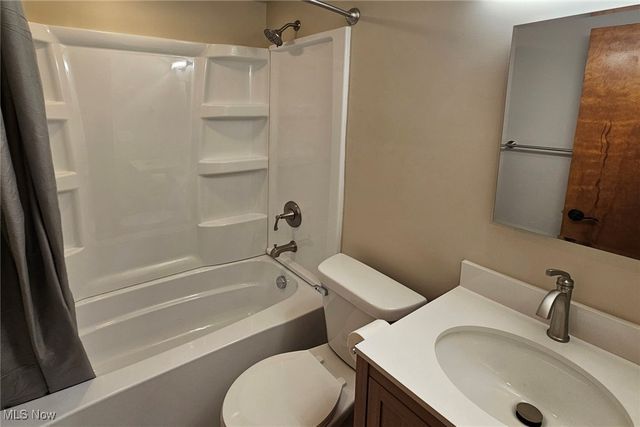 1805 Dunkeith Drive NW, Canton, OH 44708