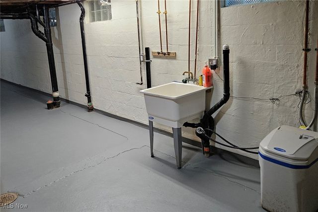 1805 Dunkeith Drive NW, Canton, OH 44708