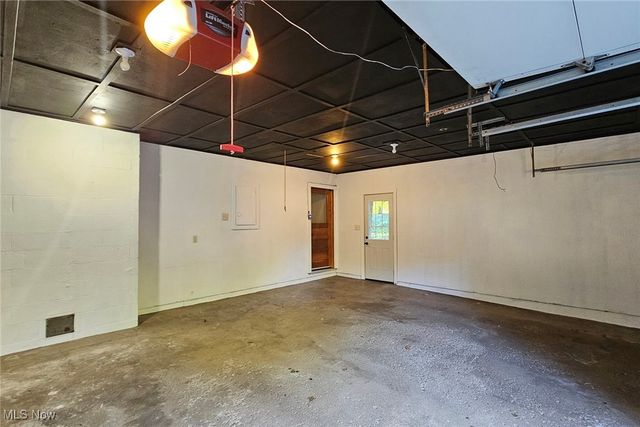 1805 Dunkeith Drive NW, Canton, OH 44708