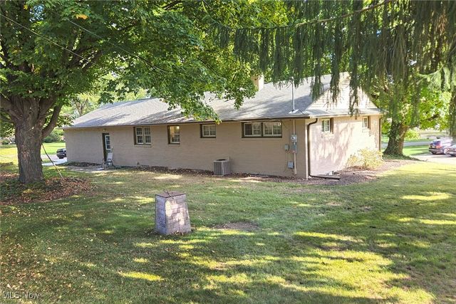 1805 Dunkeith Drive NW, Canton, OH 44708