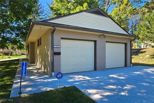 1805 Dunkeith Drive NW, Canton, OH 44708