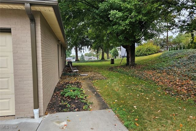 1805 Dunkeith Drive NW, Canton, OH 44708