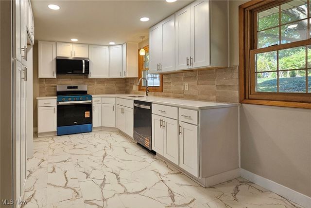 1805 Dunkeith Drive NW, Canton, OH 44708