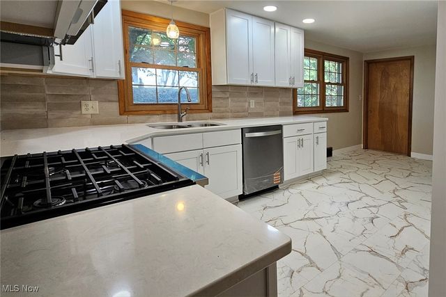 1805 Dunkeith Drive NW, Canton, OH 44708