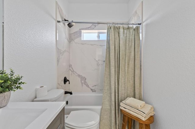 1986 Village Dr, Ione, CA 95640