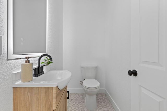 1986 Village Dr, Ione, CA 95640