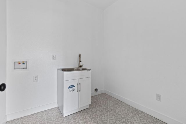 1986 Village Dr, Ione, CA 95640