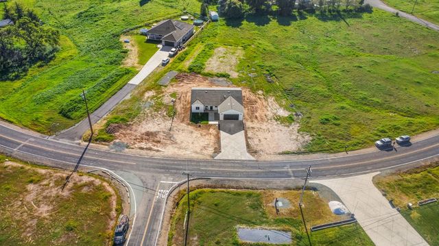 1986 Village Dr, Ione, CA 95640