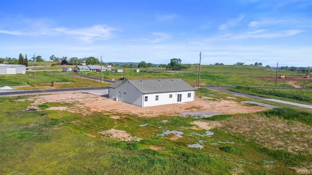 1986 Village Dr, Ione, CA 95640