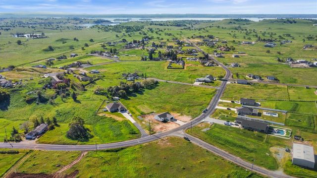 1986 Village Dr, Ione, CA 95640