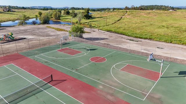 1986 Village Dr, Ione, CA 95640