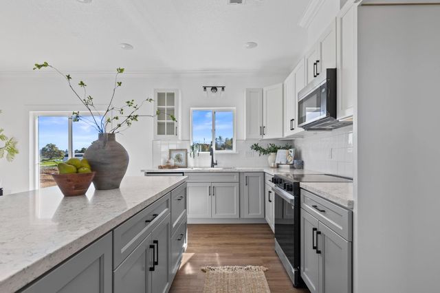 1986 Village Dr, Ione, CA 95640