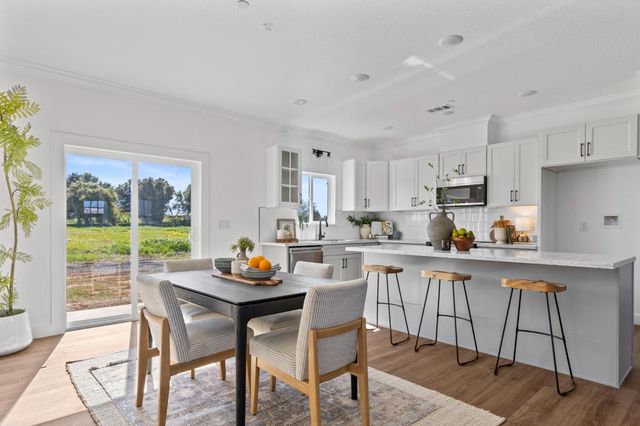 1986 Village Dr, Ione, CA 95640