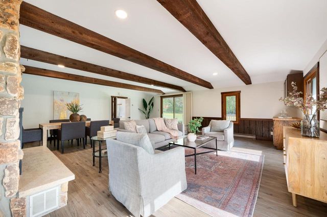 19065 North Hills DRIVE, Brookfield, WI 53045