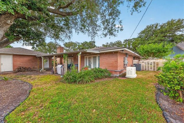 5430 Chevy Chase Dr, Corpus Christi, TX 78412