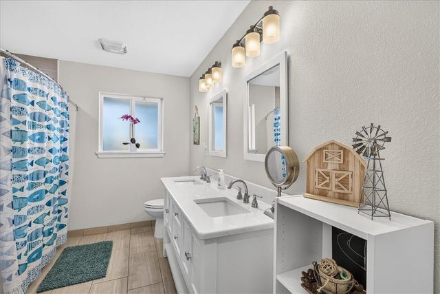 5430 Chevy Chase Dr, Corpus Christi, TX 78412
