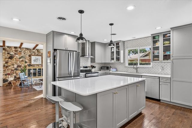 5430 Chevy Chase Dr, Corpus Christi, TX 78412