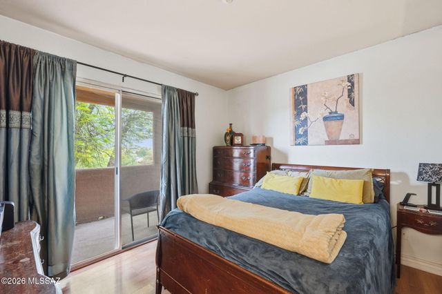 1810 E Blacklidge Dr Apt 121, Tucson, AZ 85719