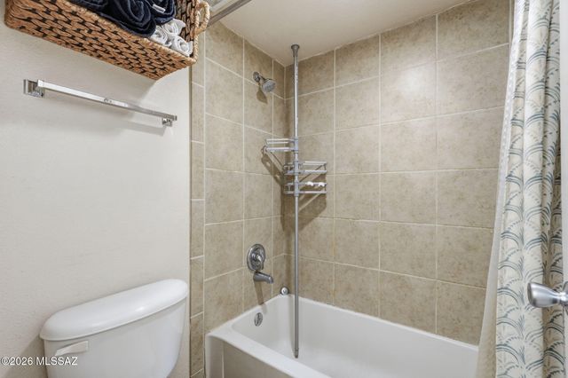 1810 E Blacklidge Dr Apt 121, Tucson, AZ 85719