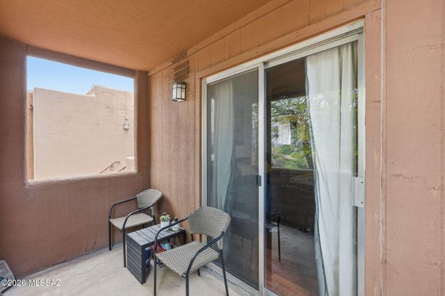 1810 E Blacklidge Dr Apt 121, Tucson, AZ 85719