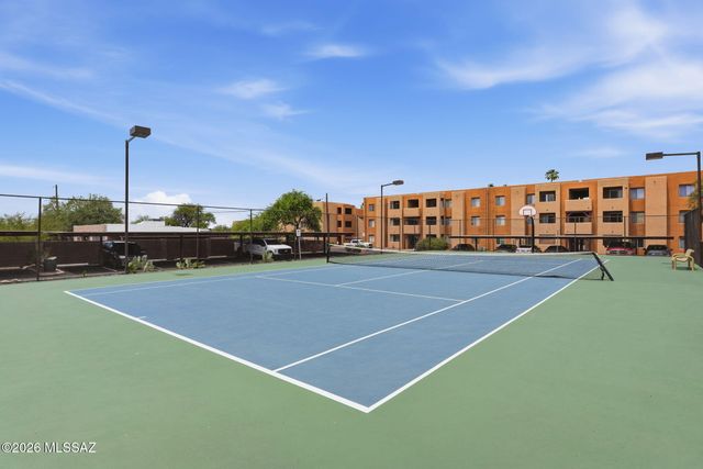 1810 E Blacklidge Dr Apt 121, Tucson, AZ 85719