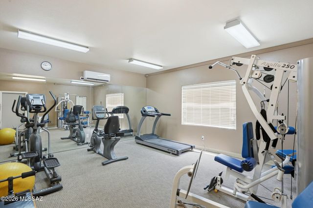 1810 E Blacklidge Dr Apt 121, Tucson, AZ 85719