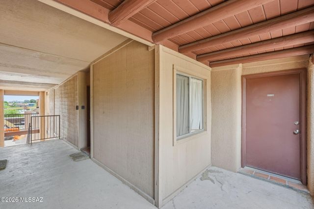 1810 E Blacklidge Dr Apt 121, Tucson, AZ 85719