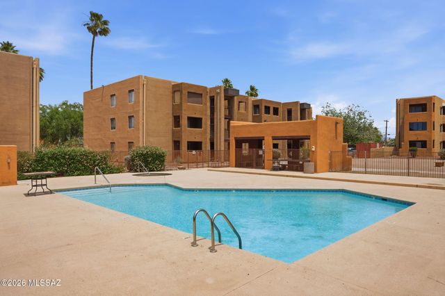1810 E Blacklidge Dr Apt 121, Tucson, AZ 85719