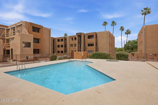 1810 E Blacklidge Dr Apt 121, Tucson, AZ 85719
