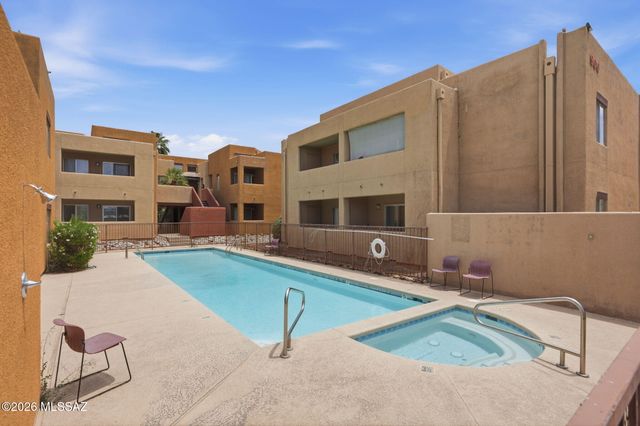 1810 E Blacklidge Dr Apt 121, Tucson, AZ 85719